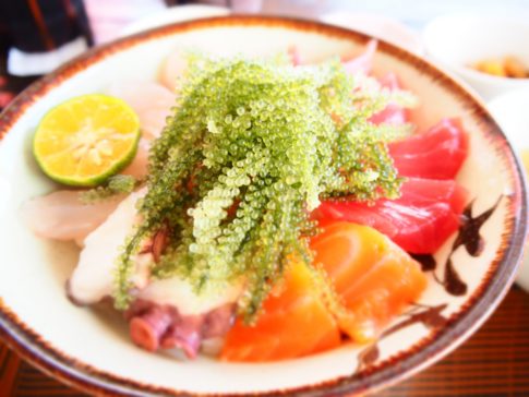 海ぶどう海鮮丼