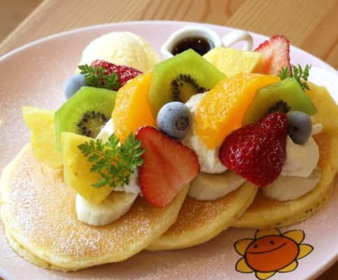 フルーツパンケーキ