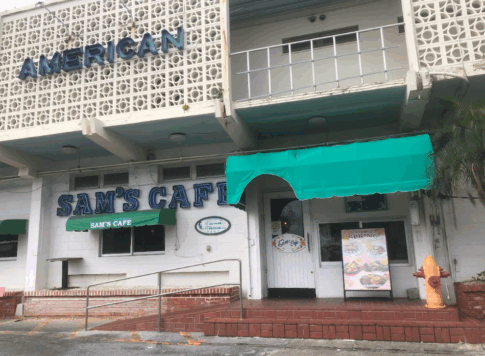 サムズカフェ外観