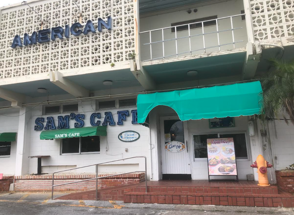 サムズカフェ外観