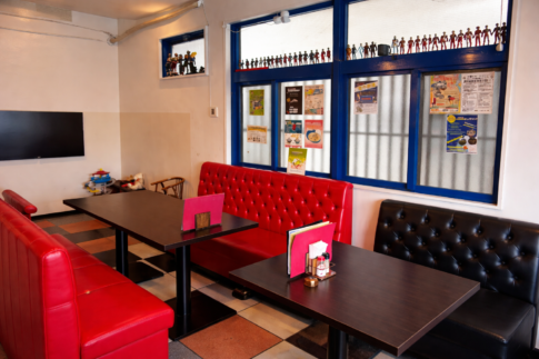 アメリカンダイニングRinRin内装